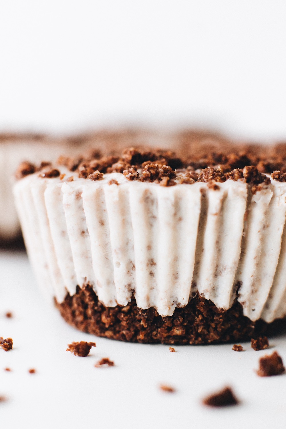 No-Bake Cookies and Cream Cheesecakes (Vegan + Gluten-Free) No-Bake Cookies and Cream Cheesecakes (Vegan + Gluten-Free)
