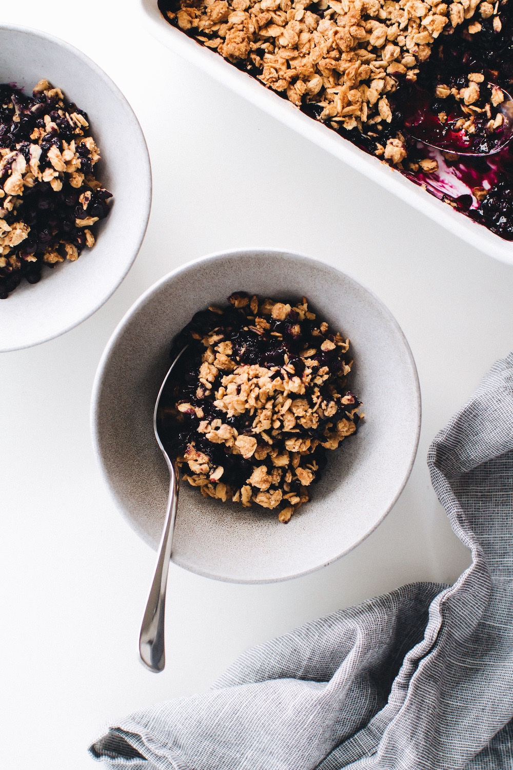 Tahini Oat Blueberry Crumble (Vegan + Gluten-Free) Tahini Oat Blueberry Crumble (Vegan + Gluten-Free)