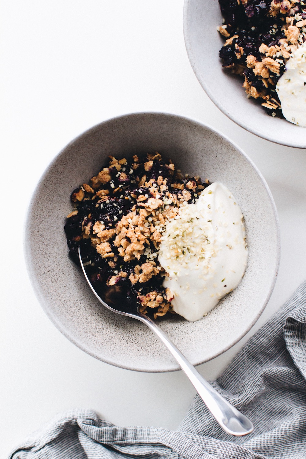 Tahini Oat Blueberry Crumble (Vegan + Gluten-Free) Tahini Oat Blueberry Crumble (Vegan + Gluten-Free)