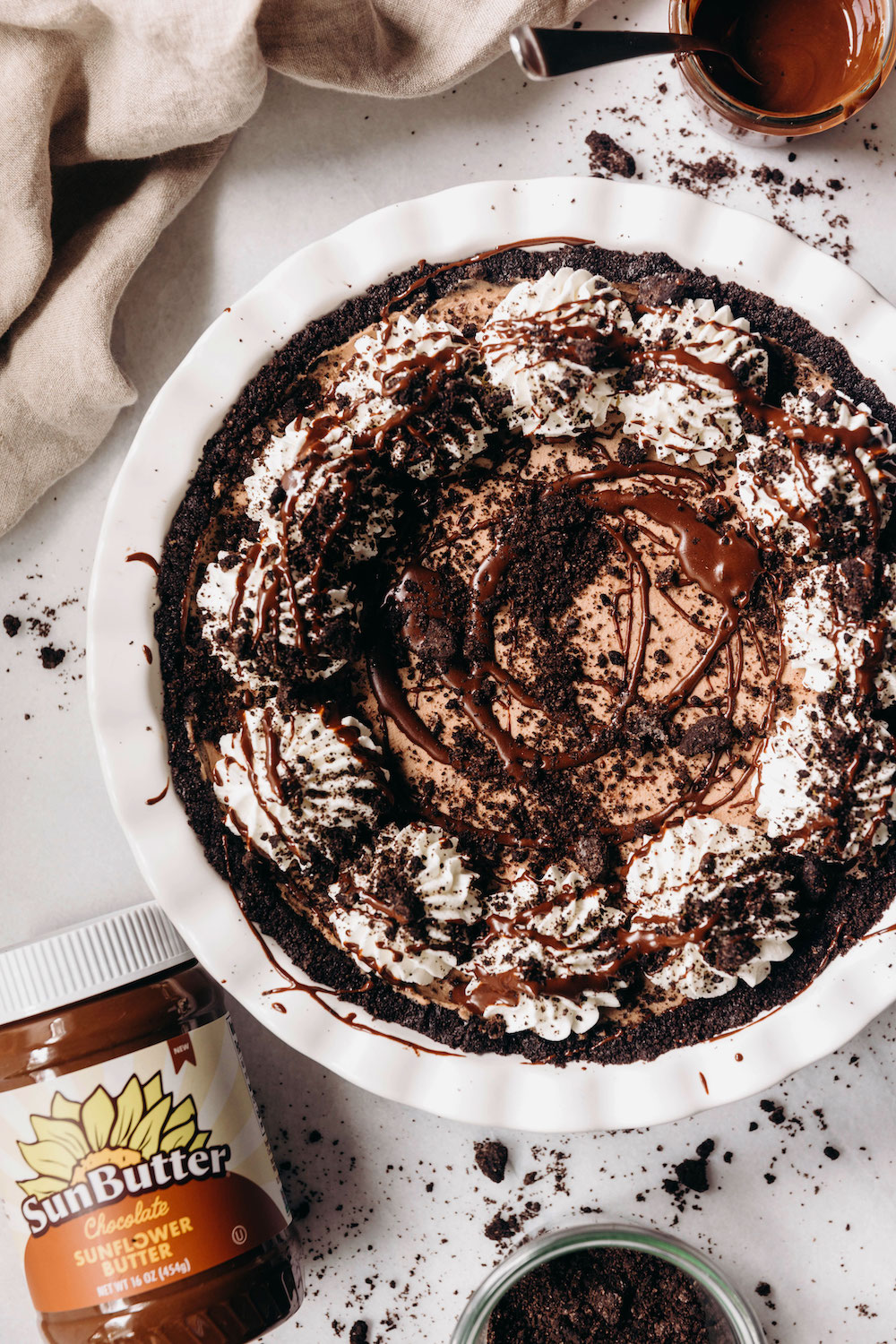 Cookies and Cream Pie (without oreos!)
