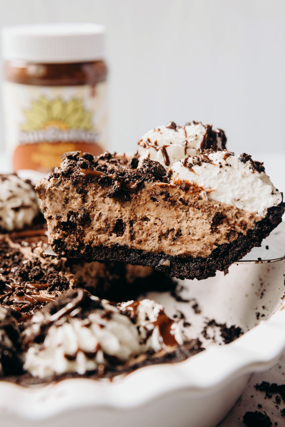 Cookies and Cream Pie (without oreos!)