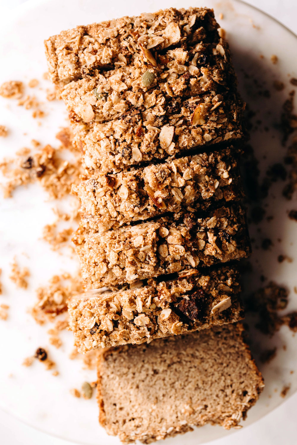 Muesli Streusel Banana Bread (vegan + gluten-free)