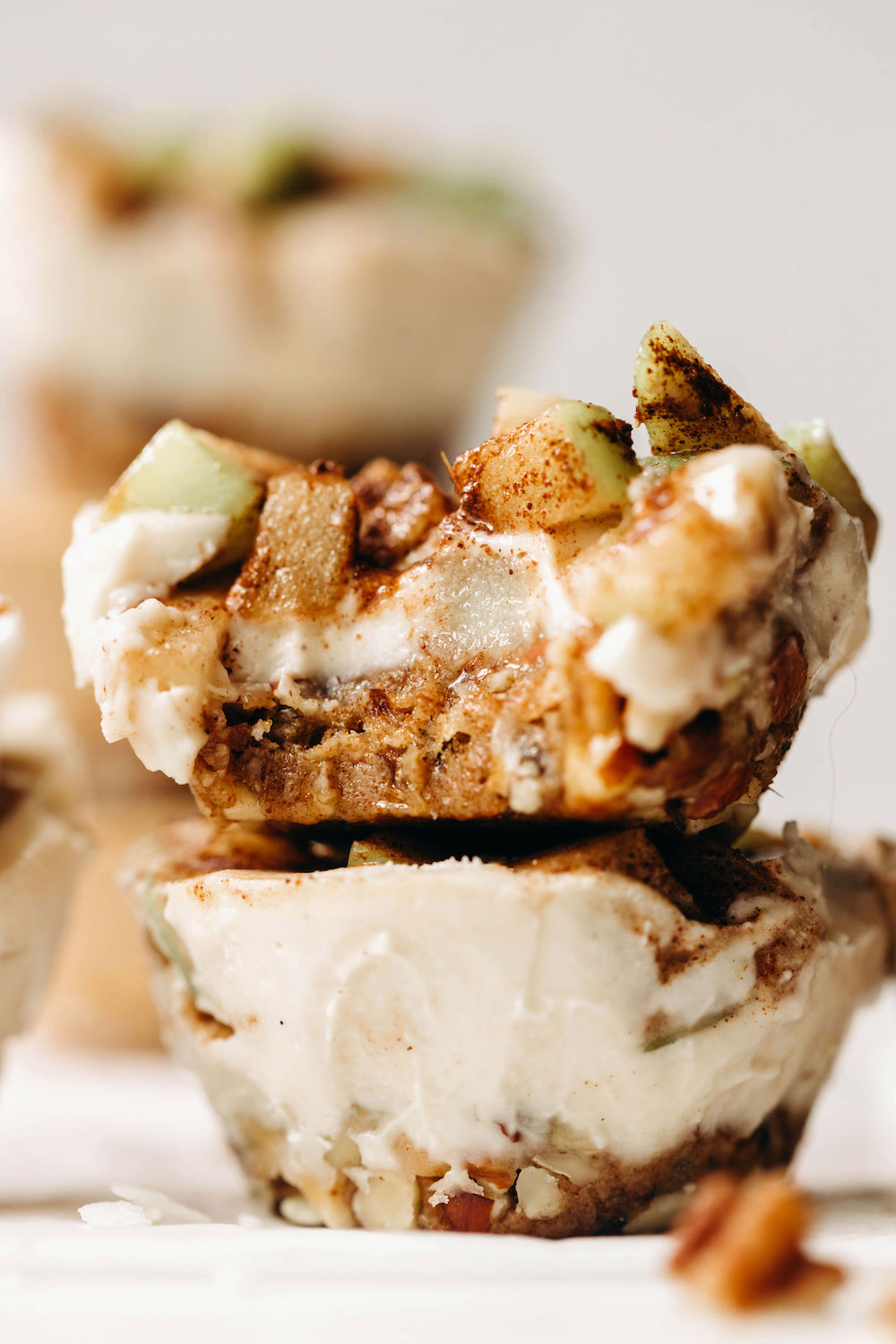 Cinnamon Apple Pie No-Bake Mini Cheesecakes